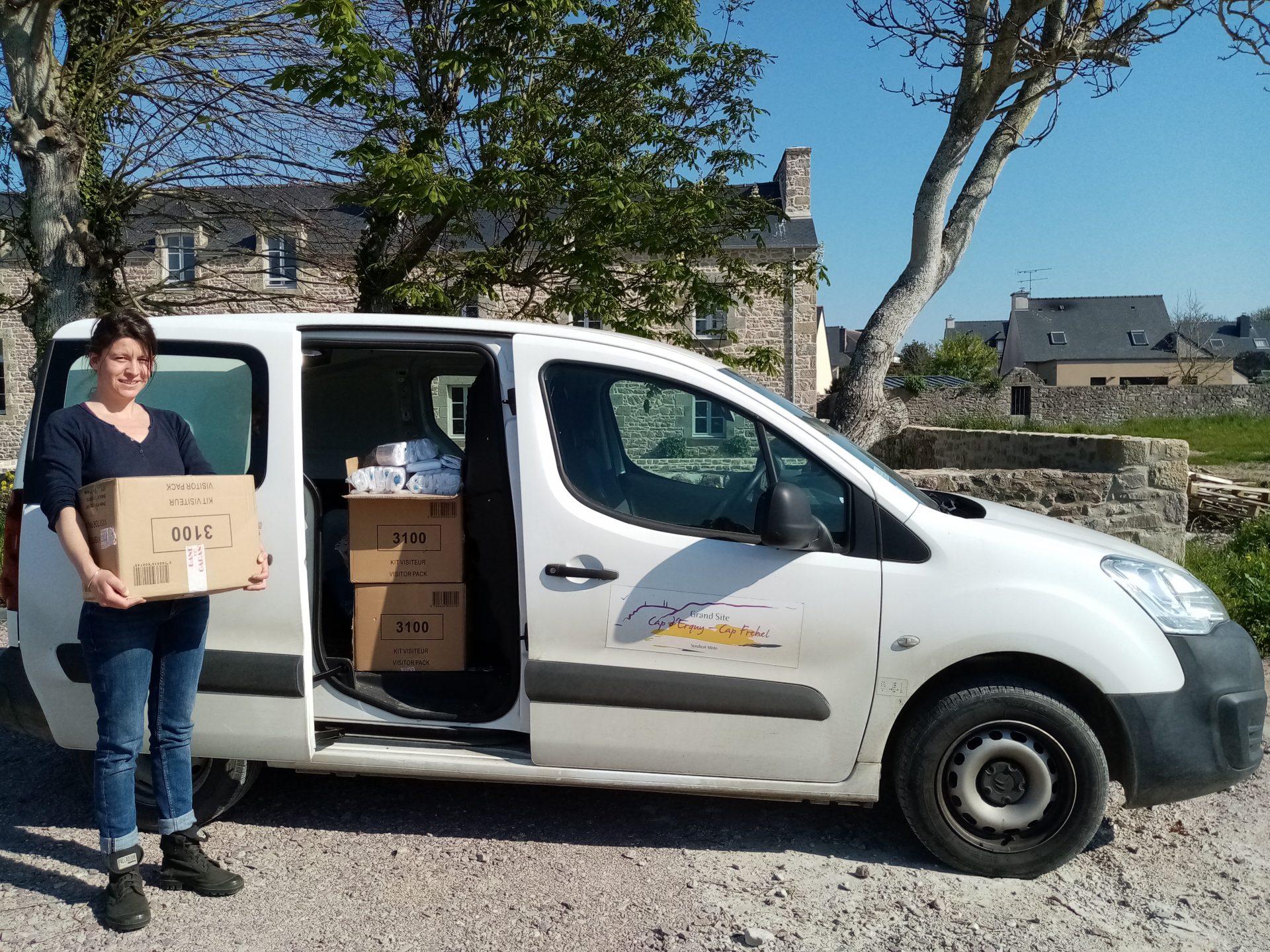 Don de 400 kits hygiène pour les EHPAD du territoire